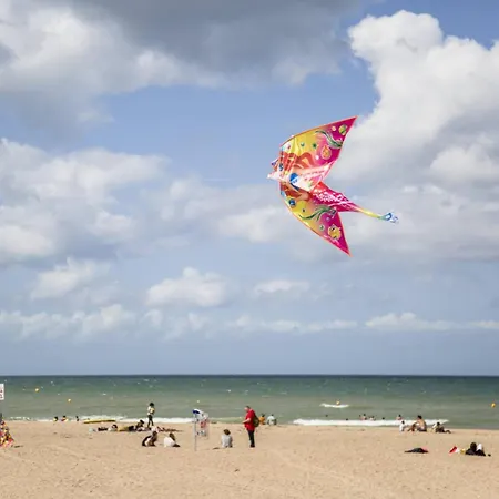 Lejlighed 2 Avec Balcons Et Parking A - Fr-1-788-36 Cabourg